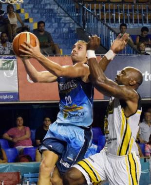 Regatas se recompuso ante �Comu�