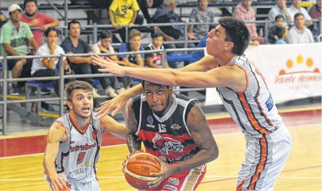 Uni�n y Atenas con holgura