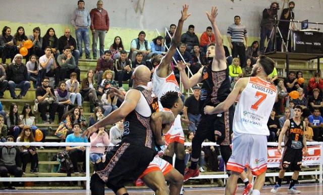 Parque Sur y Hurac�n triunfaron el martes por la noche