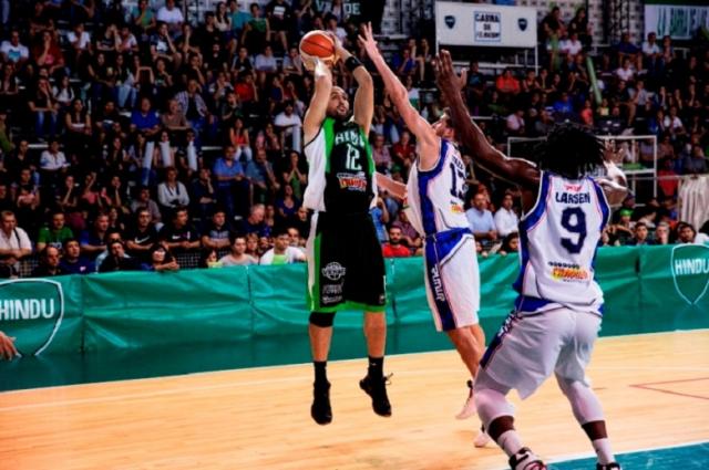 Primer cl�sico adentro