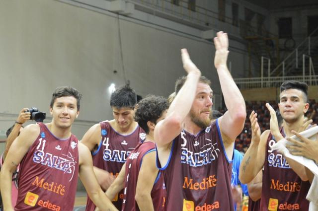 Villa San Mart�n y Salta Basket a pura resistencia