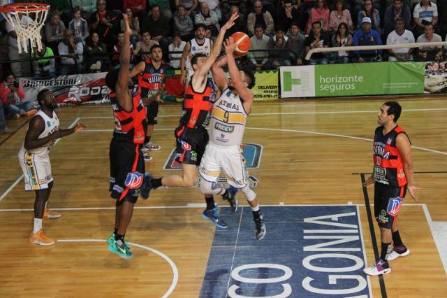 Atenas igual� la serie