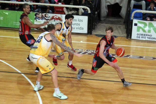 Estudiantes se qued� con el n�mero 1