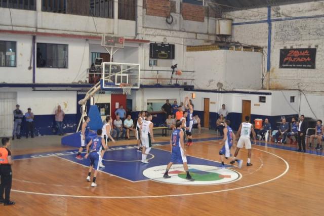 Uni�n y Villa San Mart�n amenazan de cerca