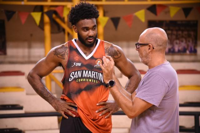 Con McClenton, San Mart�n retorn� a las pr�cticas