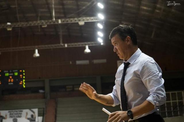 Ober� se viste de Super 4