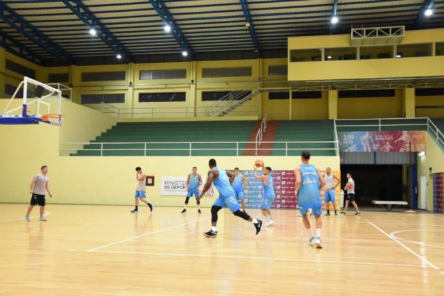 Ober� se viste de Super 4