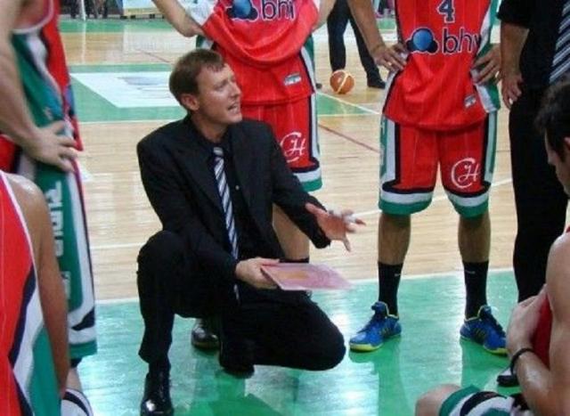 Gustavo Lucato seguir� como entrenador de Tiro Federal