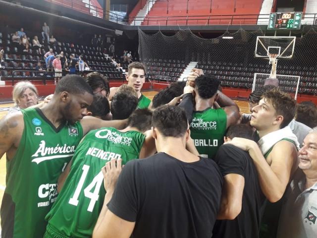 Villa San Mart�n dio el golpe