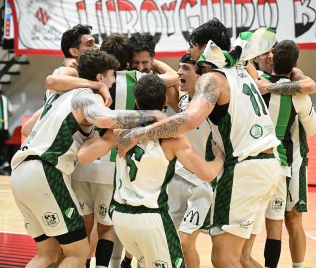 Villa Mitre meti� la daga en el �ltimo segundo