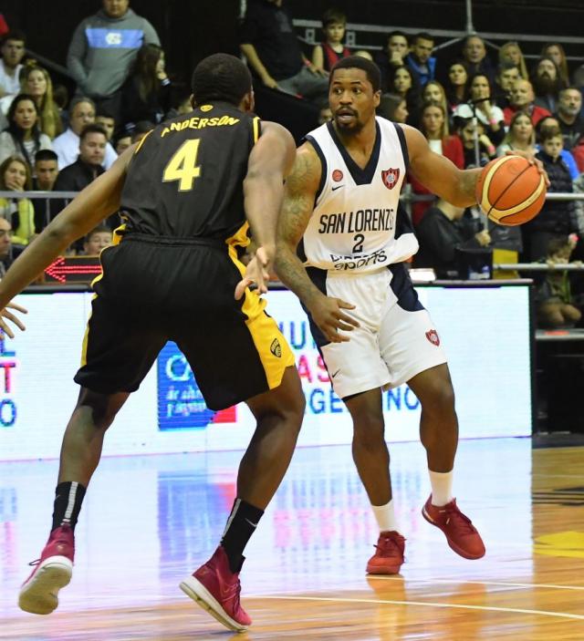 Le mostr� las credenciales